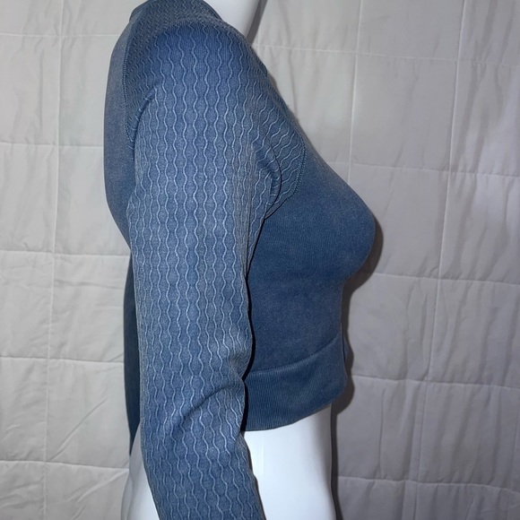 Fashion Nova BlueWash Long Sleeve Sports Top BRAND NEW - Picture 2 of 4